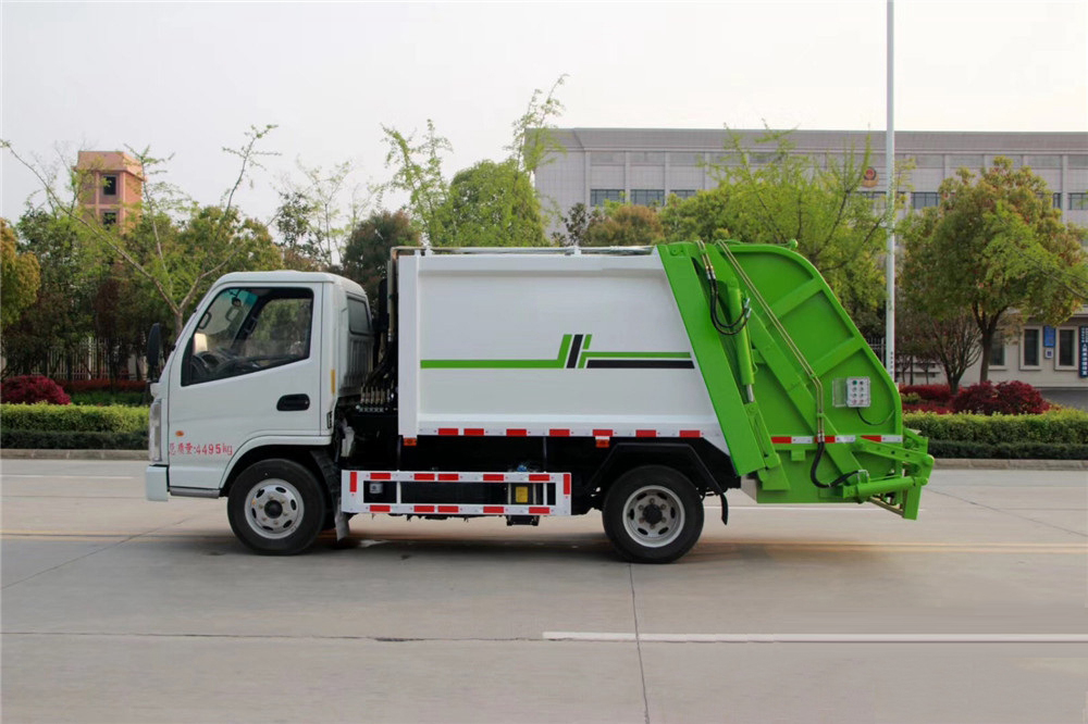 國(guó)六4立方藍(lán)牌凱馬壓縮垃圾車