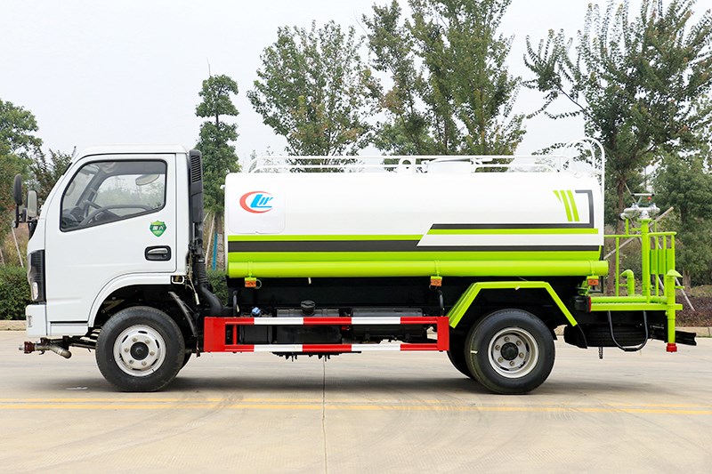 國六東風小福瑞卡5噸灑水車