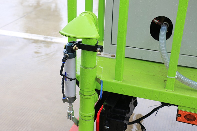 國六東風(fēng)小多利卡5方抑塵霧炮噴灑車/30米-40米霧炮