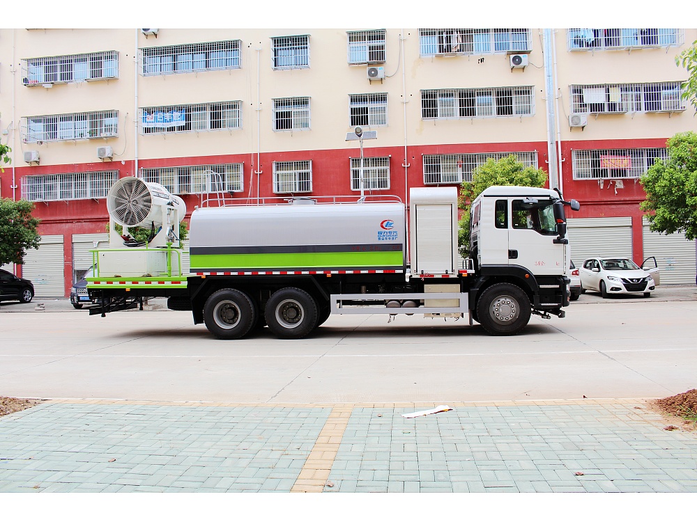 國六重汽汕德卡后雙橋16立方抑塵車