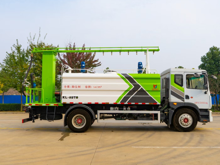 國六東風D9鐵路抑塵車