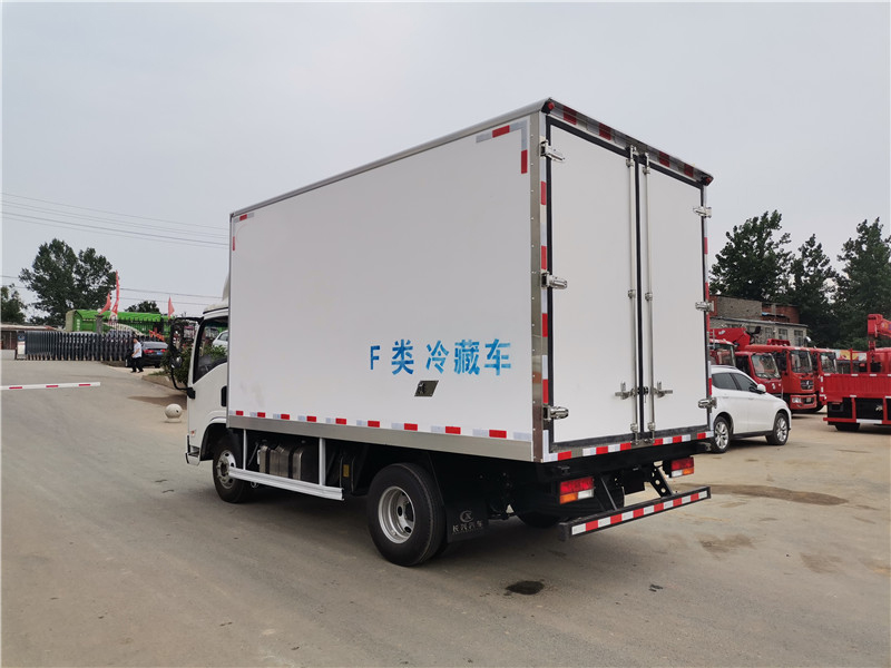 國(guó)六陜汽德龍K3000藍(lán)牌冷藏車