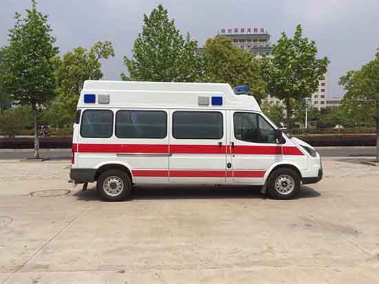 江鈴特順長(zhǎng)軸福星頂救護(hù)車(chē)