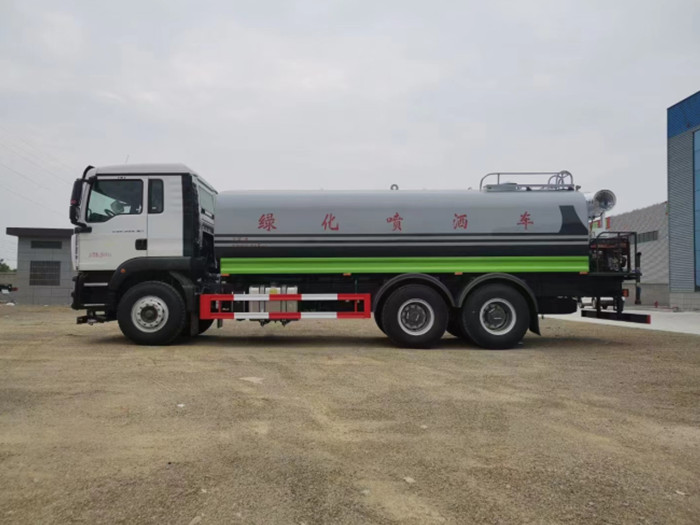 國六汕德卡18方霧炮車_灑水車廠家